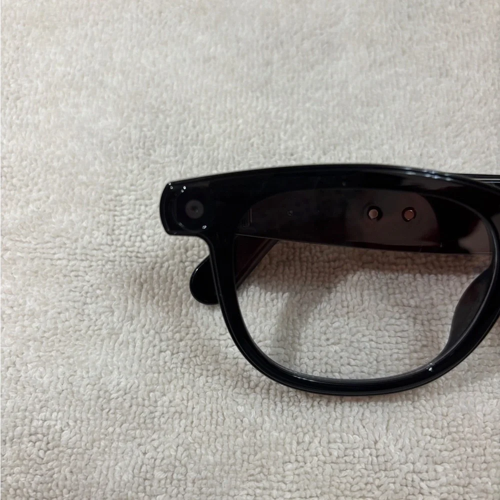 CY01 Smart Glasses - Sleek Black Design